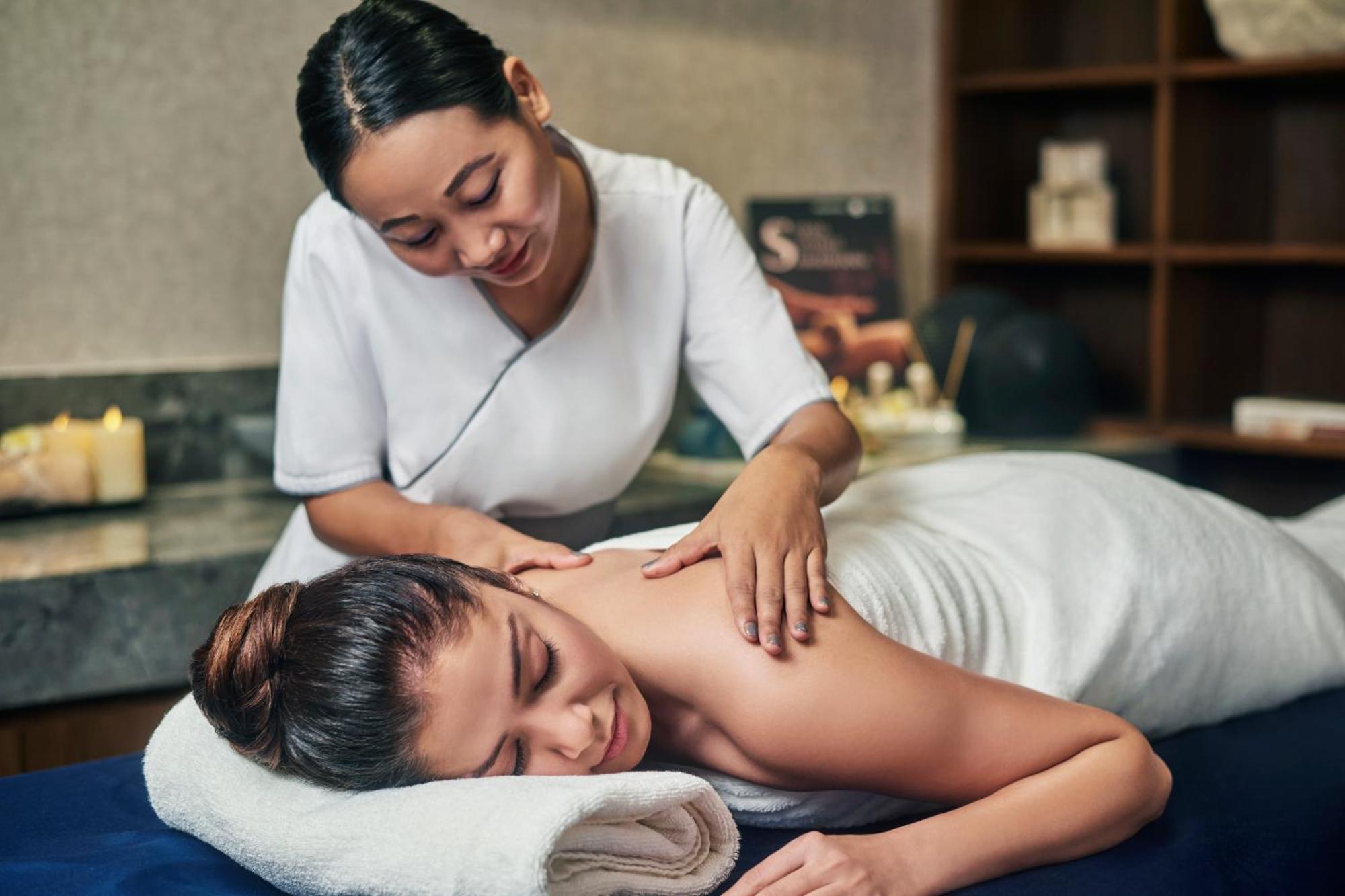 Novotel Mumbai International Airport Exterior foto Thai massage